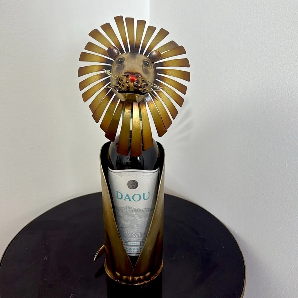Vintage Pier 1 Gold Metal Lion Single Wine Bottle Holder Stand.